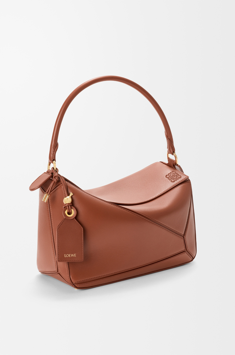 LOEWE Medium Puzzle Featherlight bag in nappa lambskin Pecan