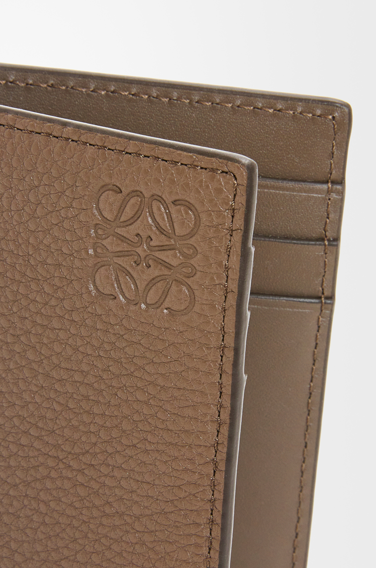 LOEWE Tarjetero americano en piel de ternera graneada Marrón Invernal