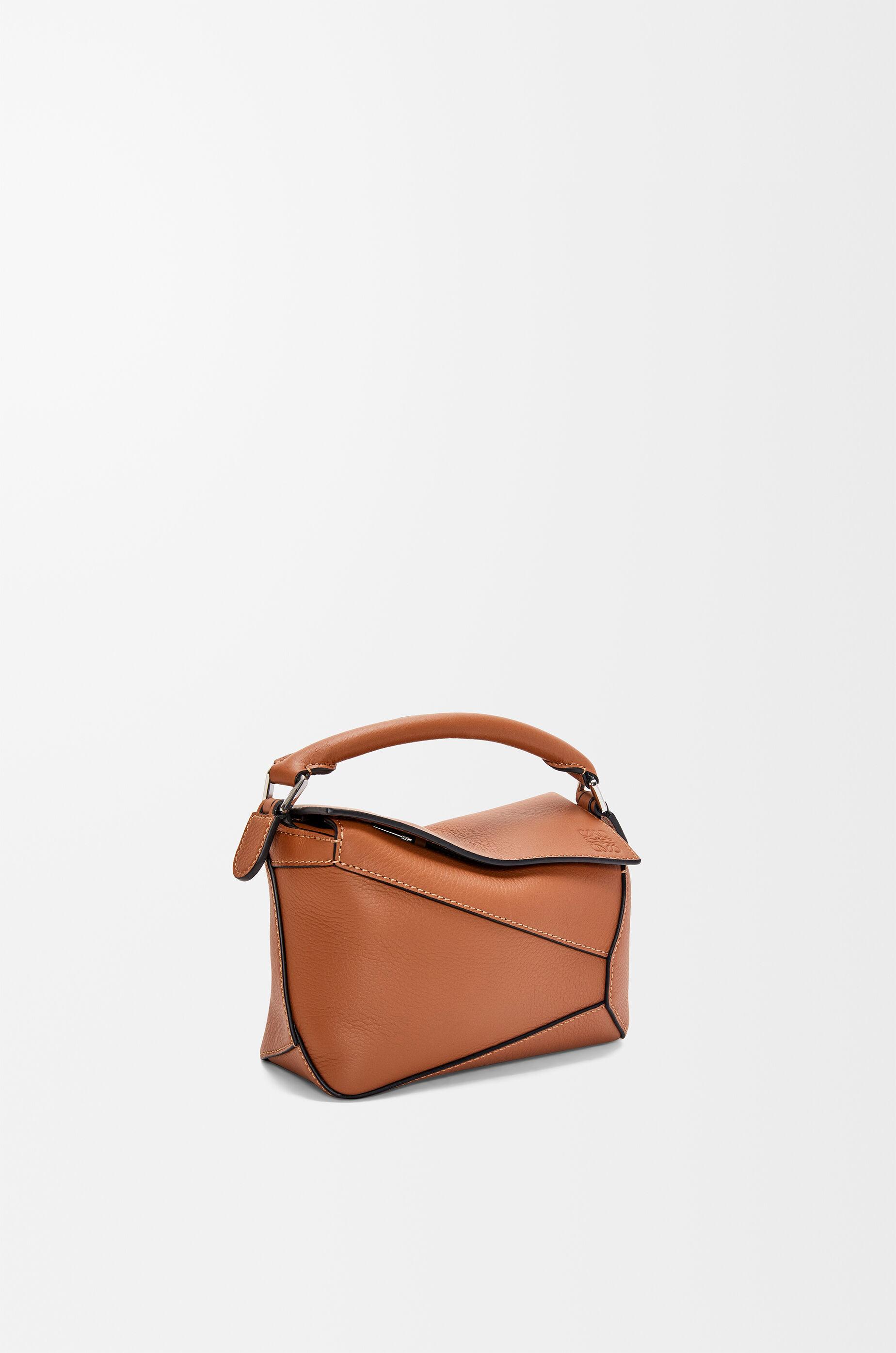 人気アイテム パズルエッジ バッグ ミニ（クラシックカーフ） ブラウン - LOEWE バッグ