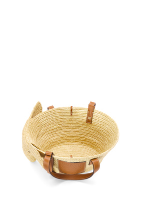 LOEWE Bolso Elephant Basket pequeño en rafia y piel de ternera Natural/Bronceado