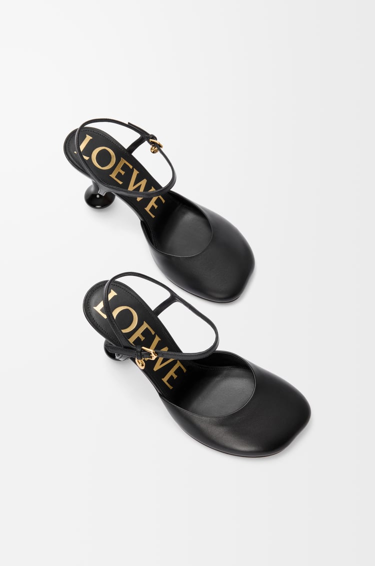 LOEWE Zapato de salón con tira en el tobillo en piel de cordero Negro