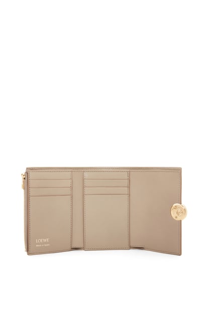LOEWE Pebble small vertical wallet in shiny nappa calfskin Sand plp_rd