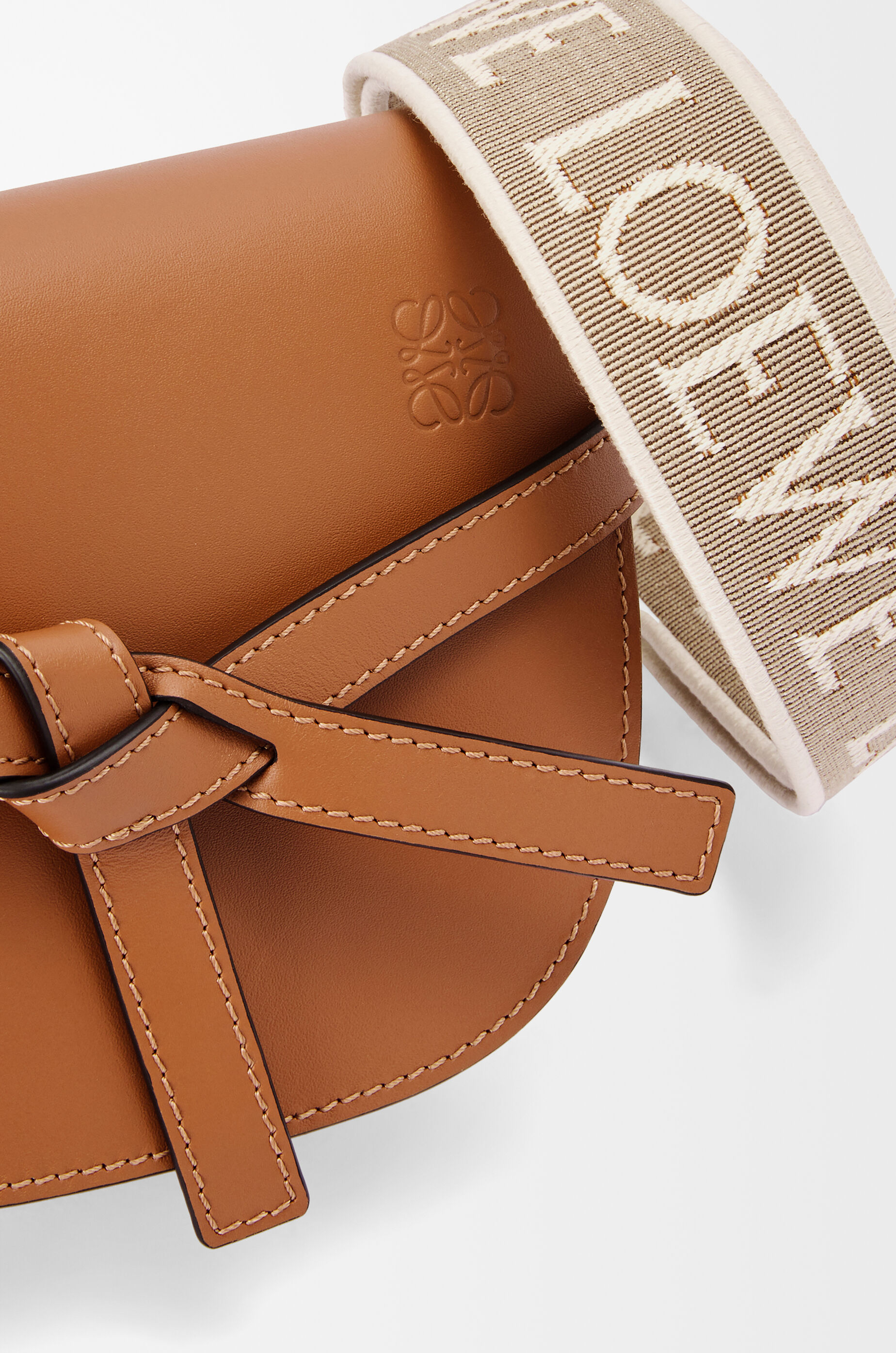 LOEWE Bolso Gate Dual mini en piel de ternera y jacquard Marr&oacute;n Claro