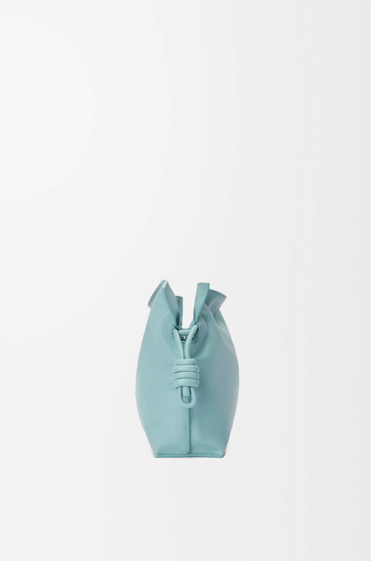 LOEWE Bolso Flamenco Clutch mediano en piel napa de ternera Agua plp_rd
