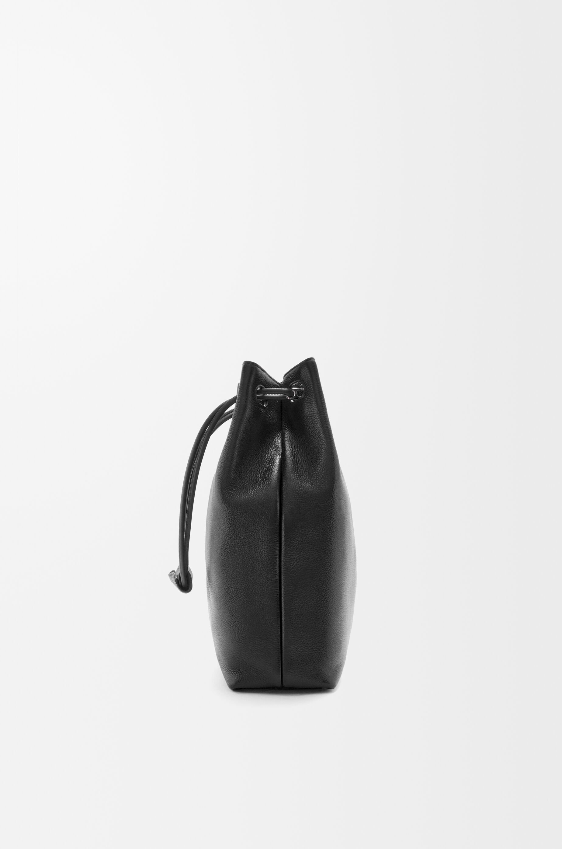 ☆人気【LOEWE】☆ペブルホボバッグ☆ ぺブル ホーボーバッグ(サプルグレインカーフ) ブラック - LOEWE