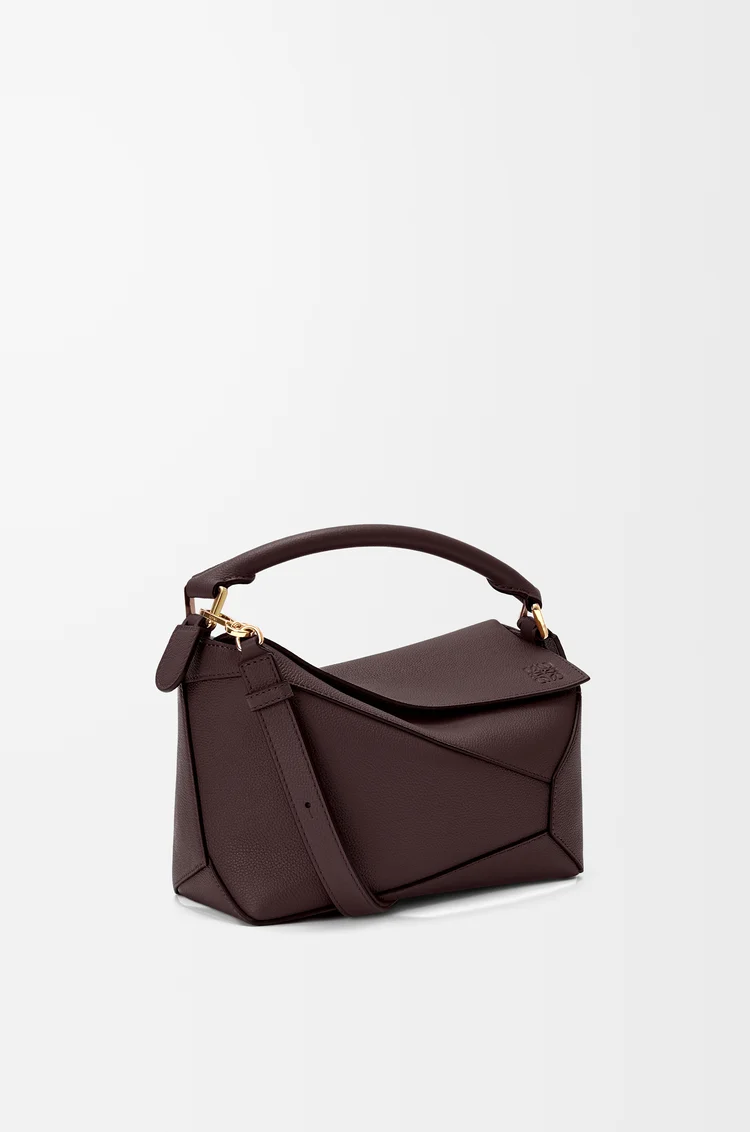 LOEWE Petit sac Puzzle Edge en cuir de veau grainé souple Brownie Foncé