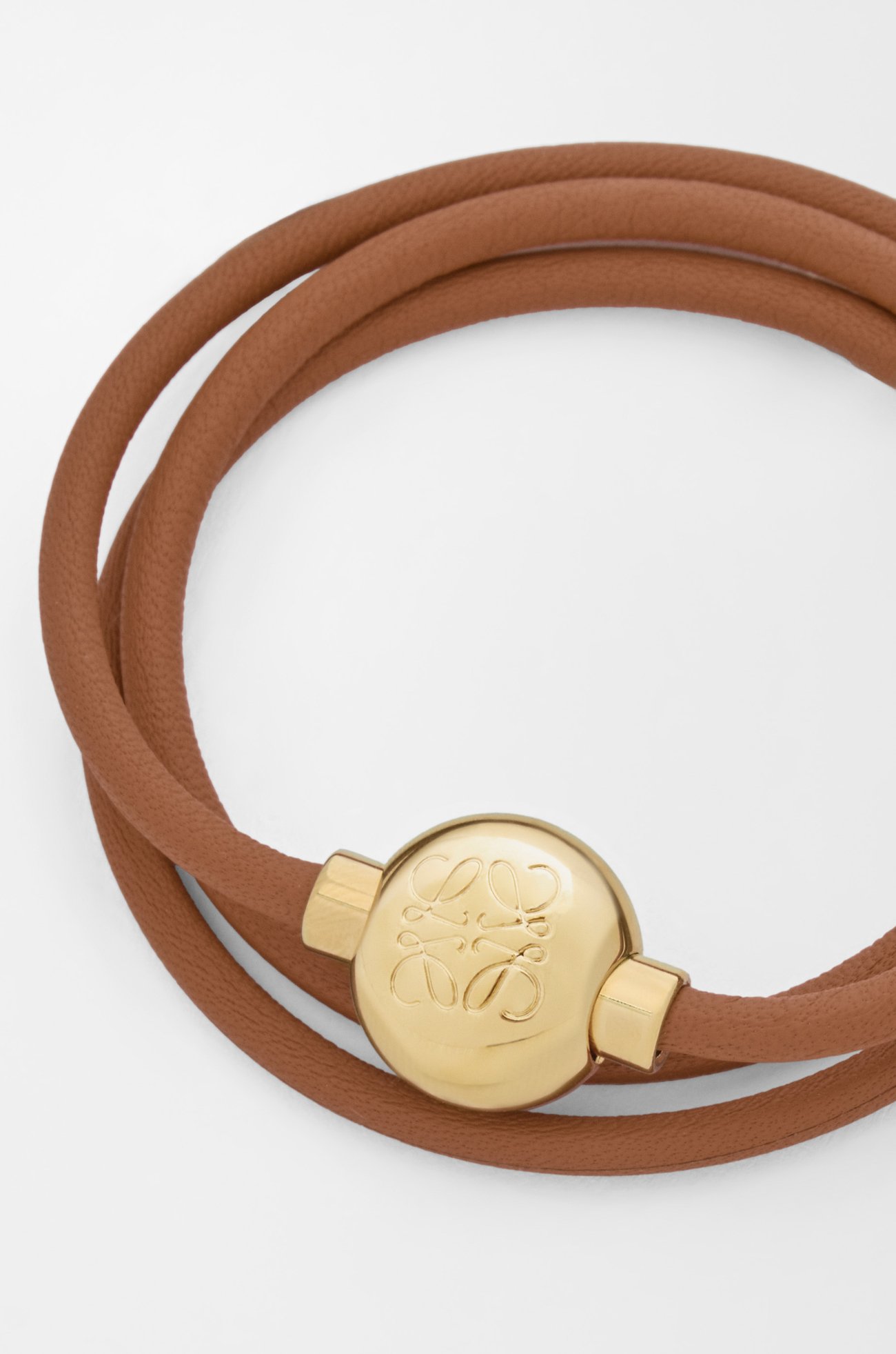 LOEWE Pulsera Pebble en piel de ternera Desierto Cálido/Dorado