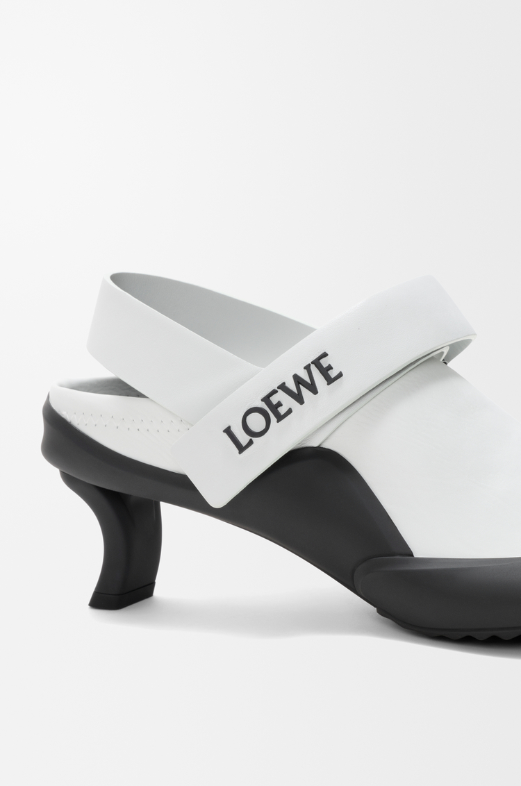 LOEWE Zapato de salón destalonado Dive en piel de ternera elástica Blanco