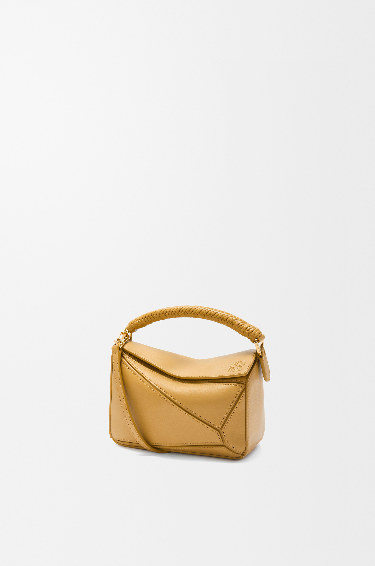 LOEWE Bolso Puzzle mini en piel de ternera Sáhara