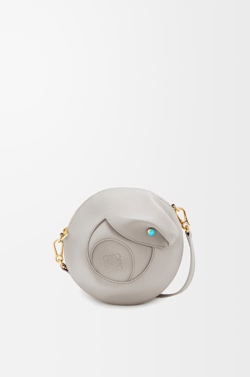 LOEWE スネーク バッグ（スムースカーフ） シェルグレー