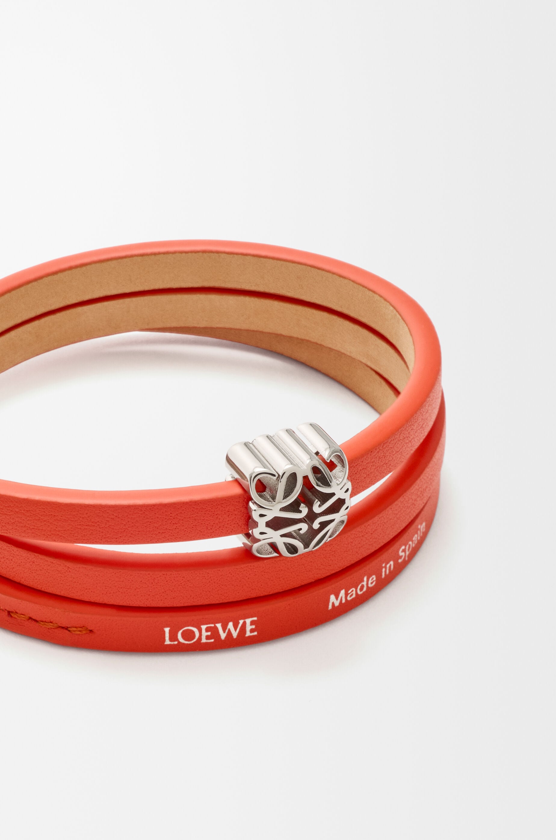 LOEWE レザー バングル ブレスレット オレンジ アナグラム ボンベ ツイスト ブレスレット（カーフ） オレンジ