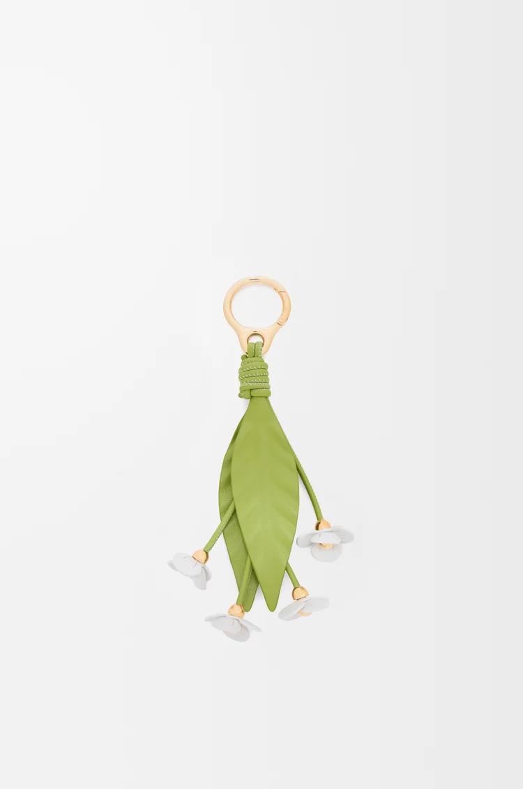 LOEWE Strawberry flower charm in classic calfskin Green/White