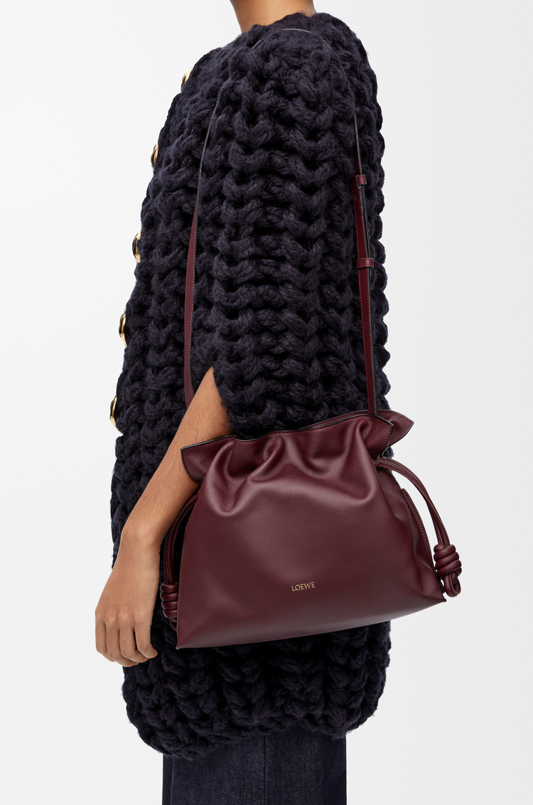 LOEWE Bolso Flamenco Clutch mediano en piel napa de ternera Burdeos Oscuro