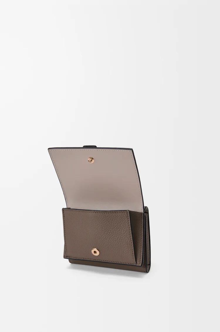 LOEWE トライフォールド ウォレット（ソフトグレインカーフ） トープ/ゴールド