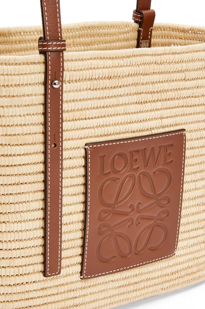 LOEWE 小号酒椰纤维和牛皮革方形 Basket 手袋 Natural/Pecan plp_rd