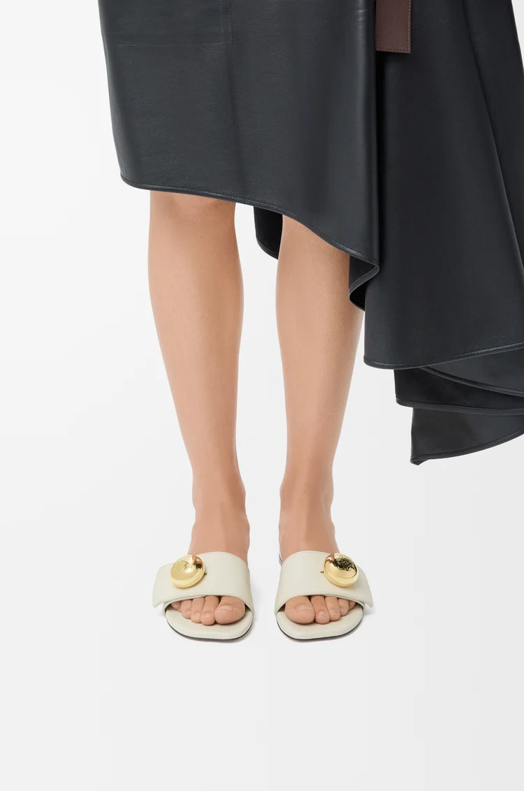 LOEWE ペブル スライド（ソフトカーフ） シーソルト