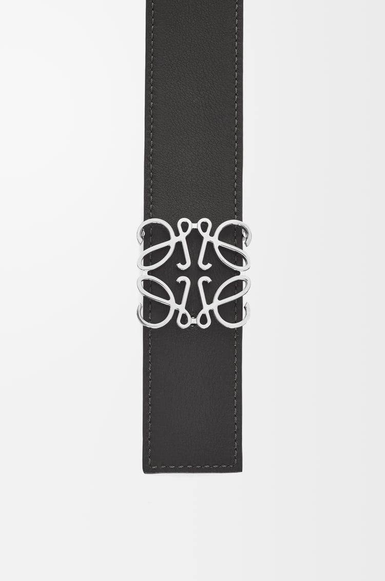 LOEWE Cinturón Anagram reversible en piel de ternera graneada y piel lisa Negro/Óxido/Paladio