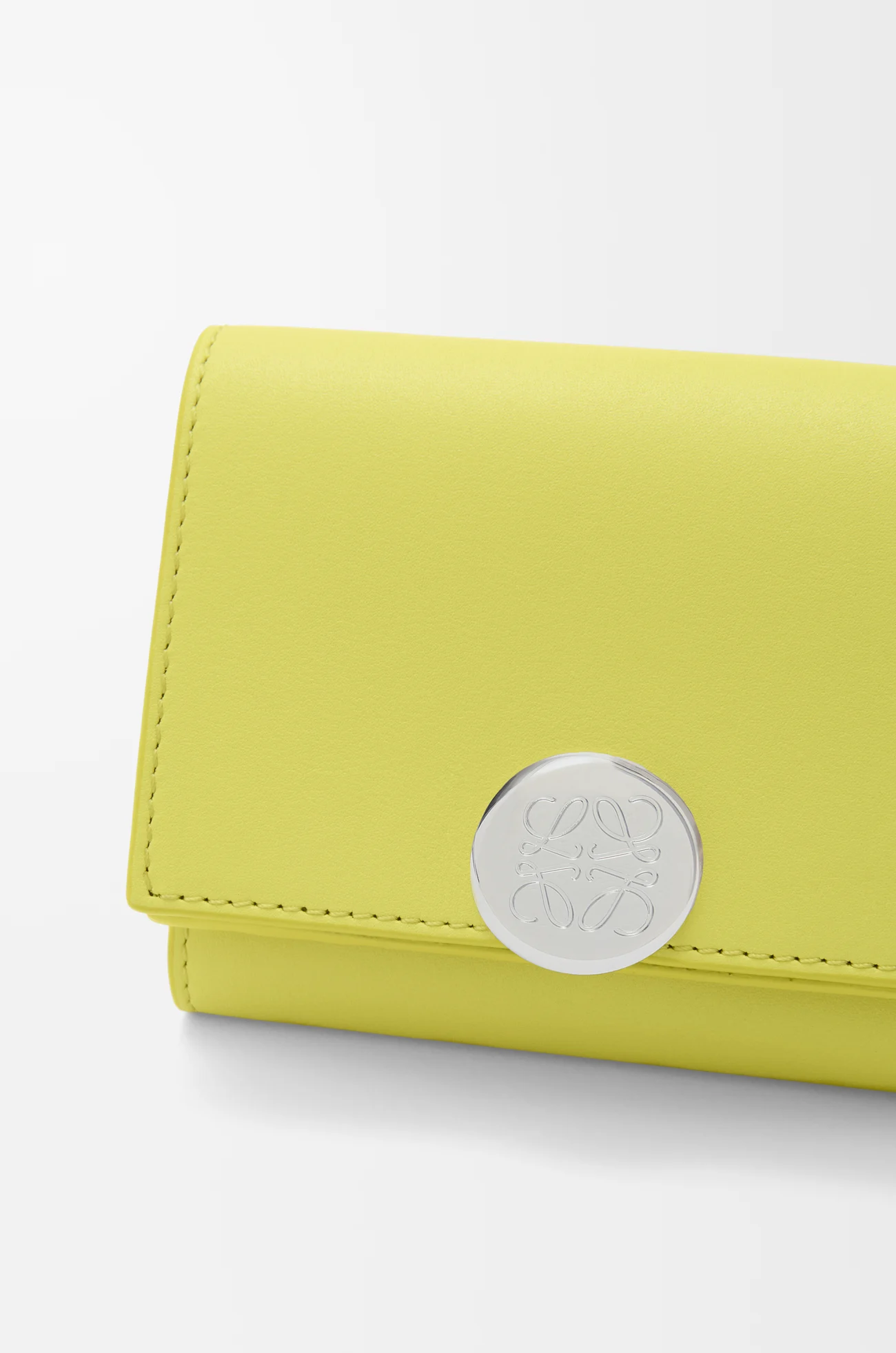 LOEWE Pebble trifold wallet in shiny nappa calfskin Light Citrine