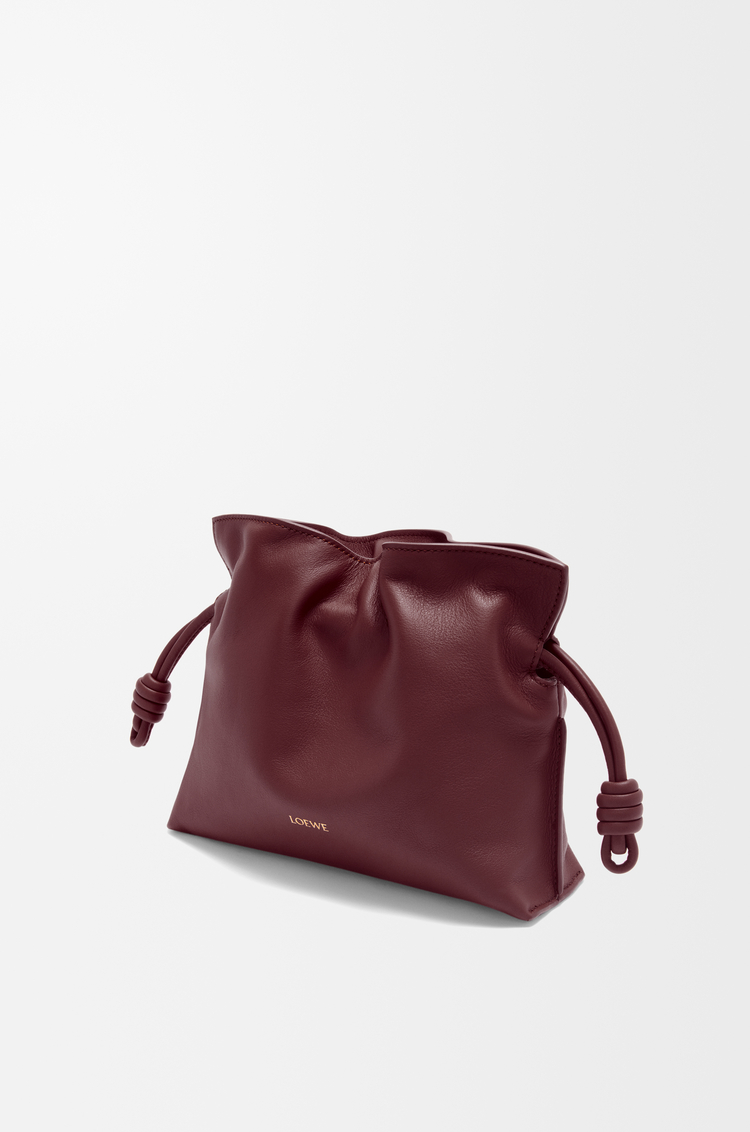 LOEWE Mini Flamenco Clutch aus Nappa-Kalbsleder Dunkles Burgunderrot