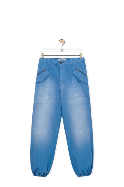 LOEWE Cargo trousers in cotton 水洗靛藍 plp_rd
