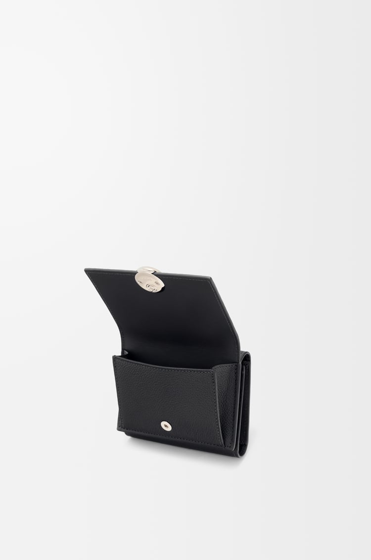 LOEWE Pebble trifold wallet in pebble grain calfskin Black