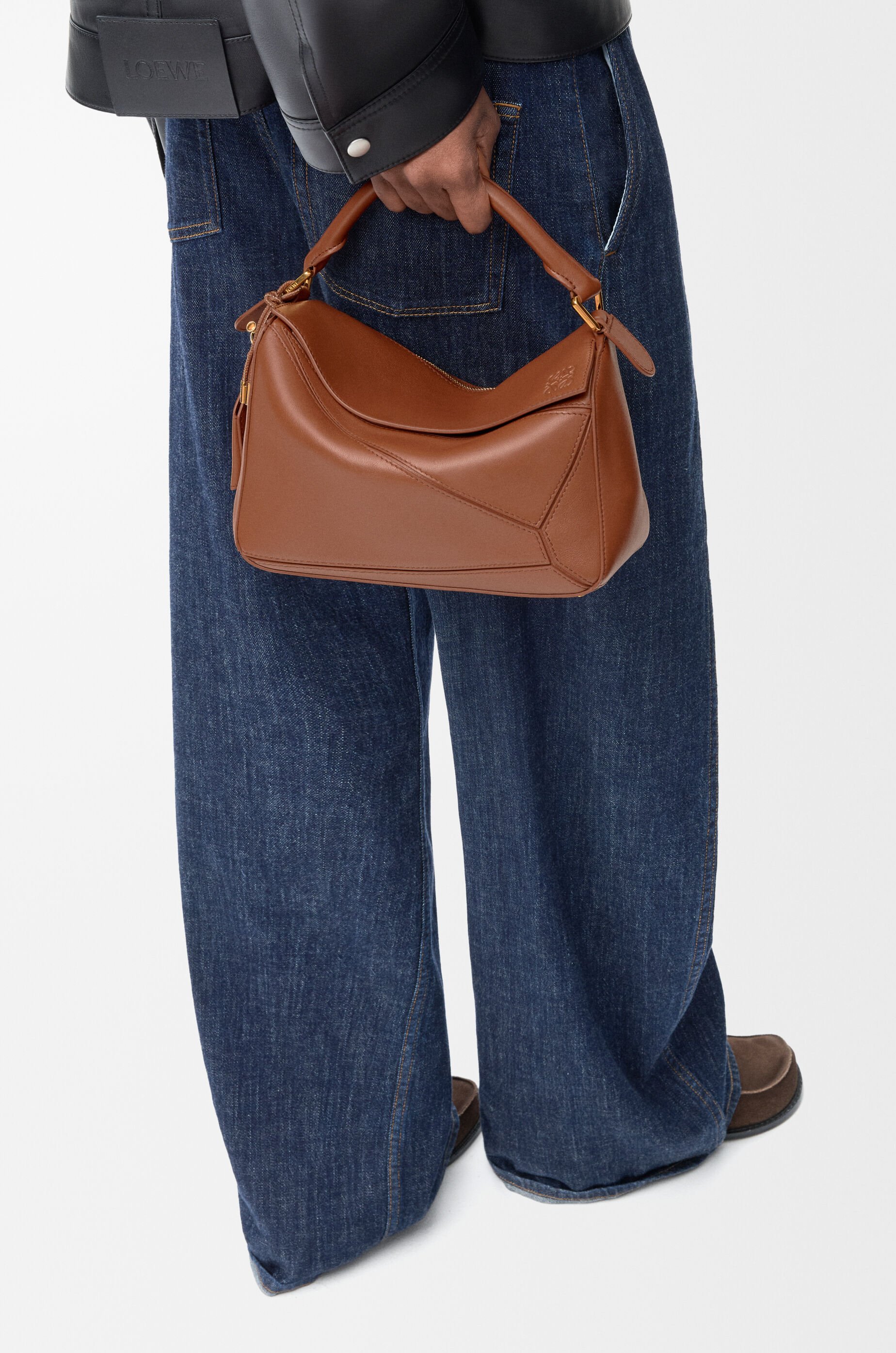 フェザーライト パズルバッグ スモール（ナパラム） ベージュ - LOEWE