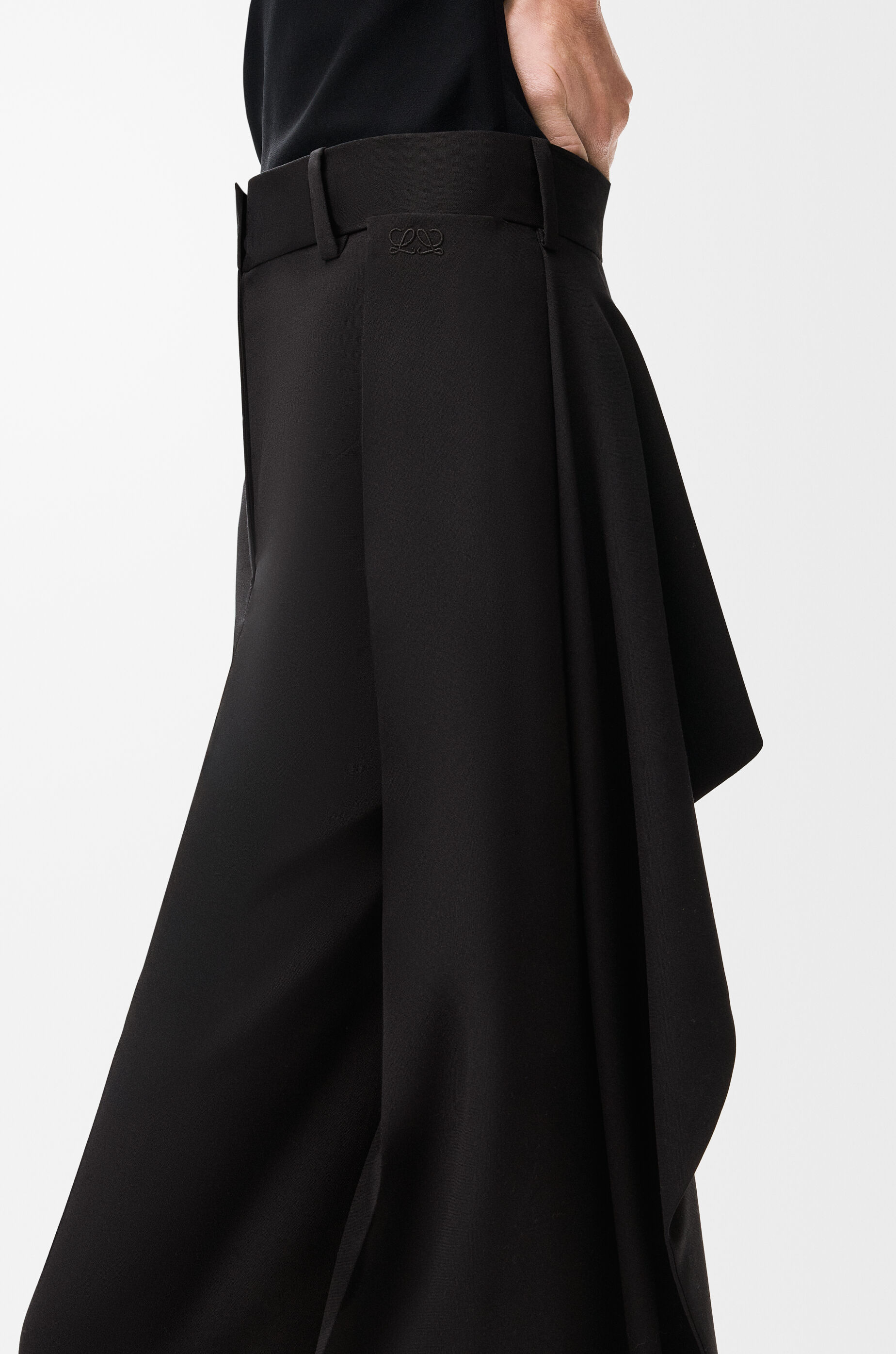 Trousers in wool Black - LOEWE