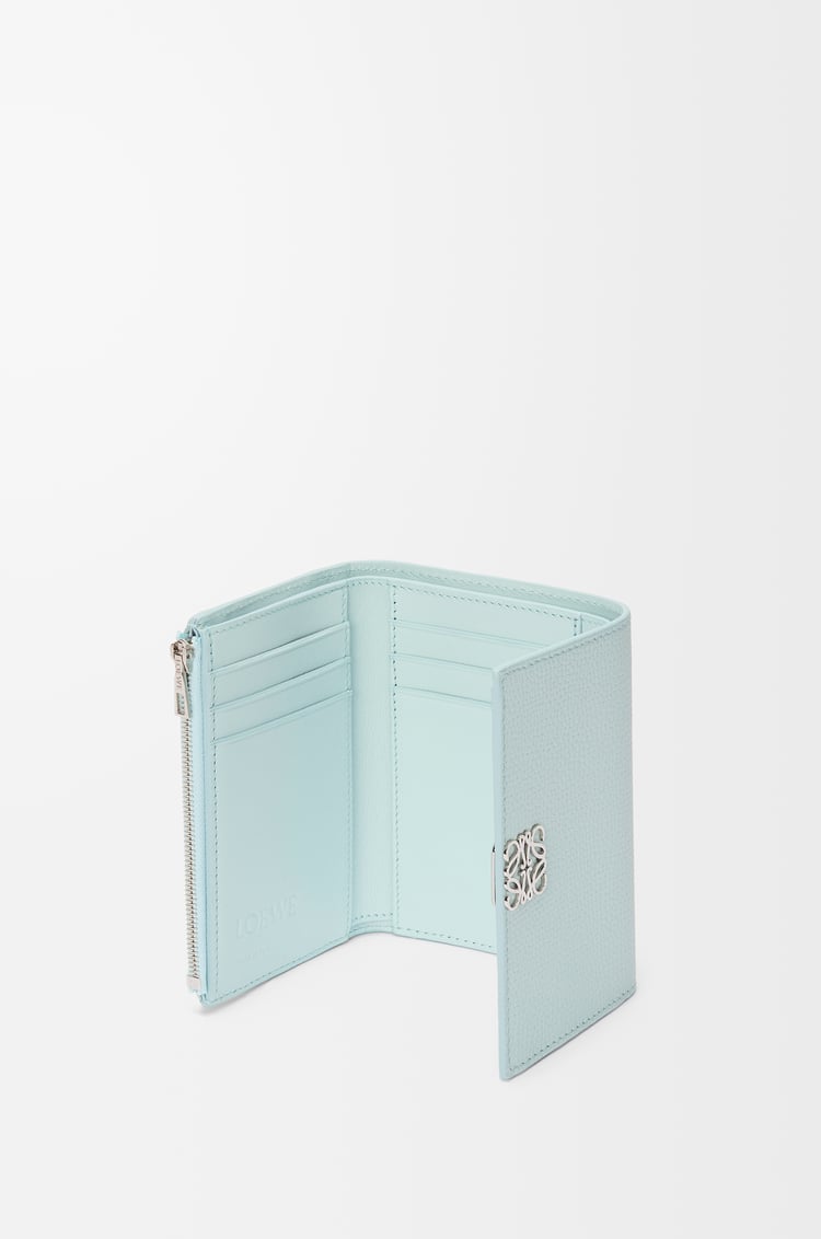 LOEWE アナグラム バーティカル ウォレット スモール（ペブルグレインカーフ） フローズン