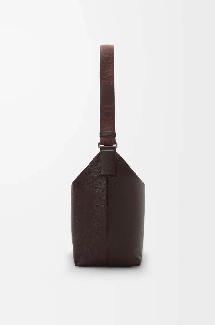 LOEWE Bolso bandolera Cubi en piel de ternera graneada Burdeos Oscuro