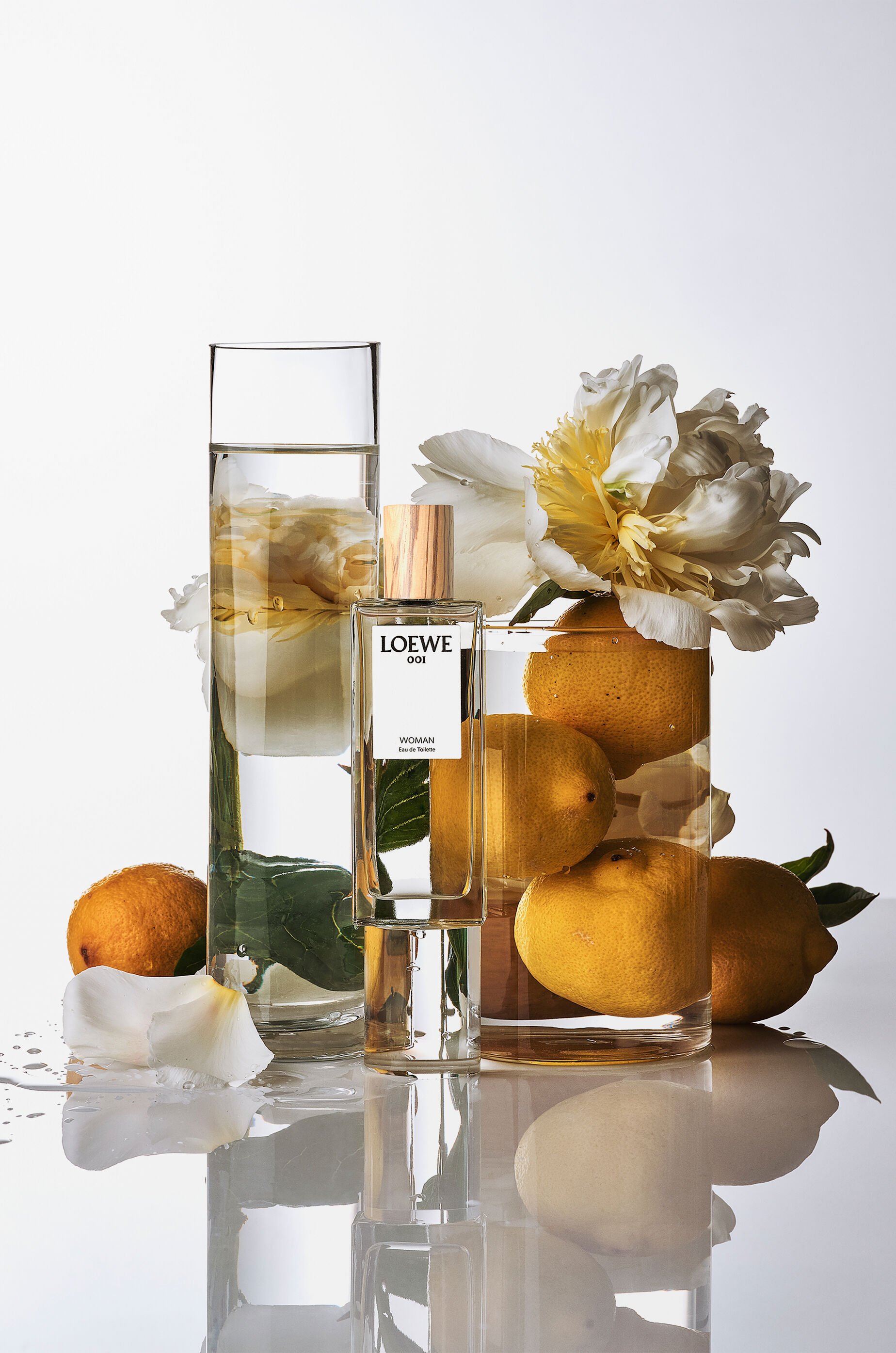 ロエベ 001 ウーマン オードゥ トワレ 50ml 無色 - LOEWE