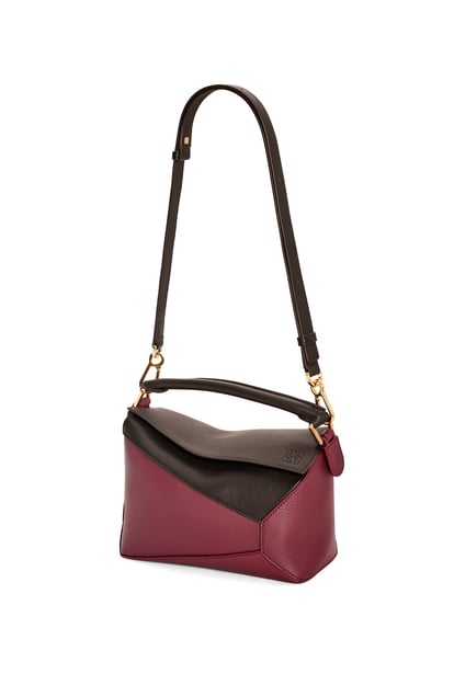 LOEWE Small Puzzle bag in classic calfskin Chocolate/Burgundy plp_rd