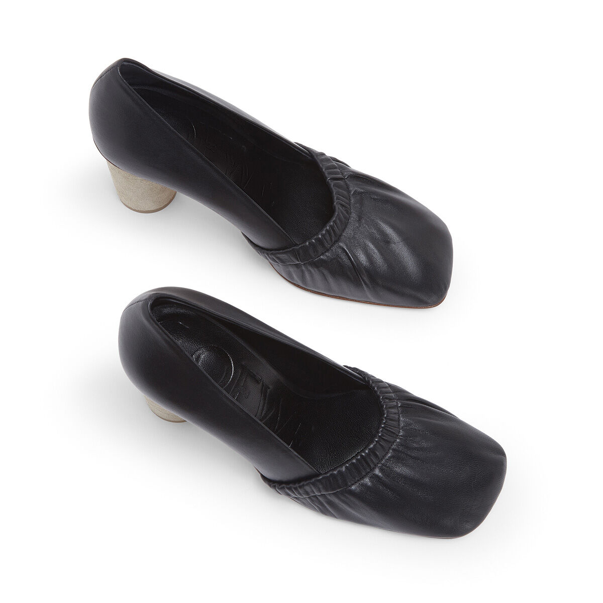 elasticated pumps