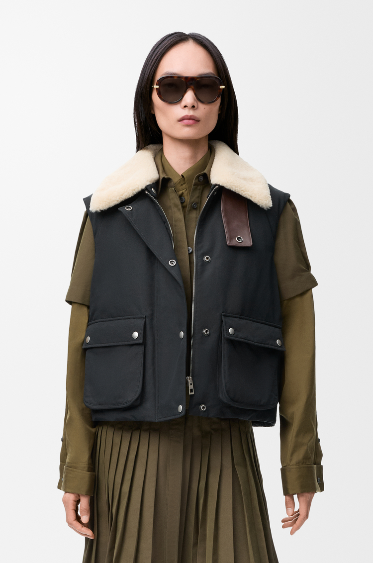 LOEWE パファー ベスト（シアリング&コットンブレンド） ブラック