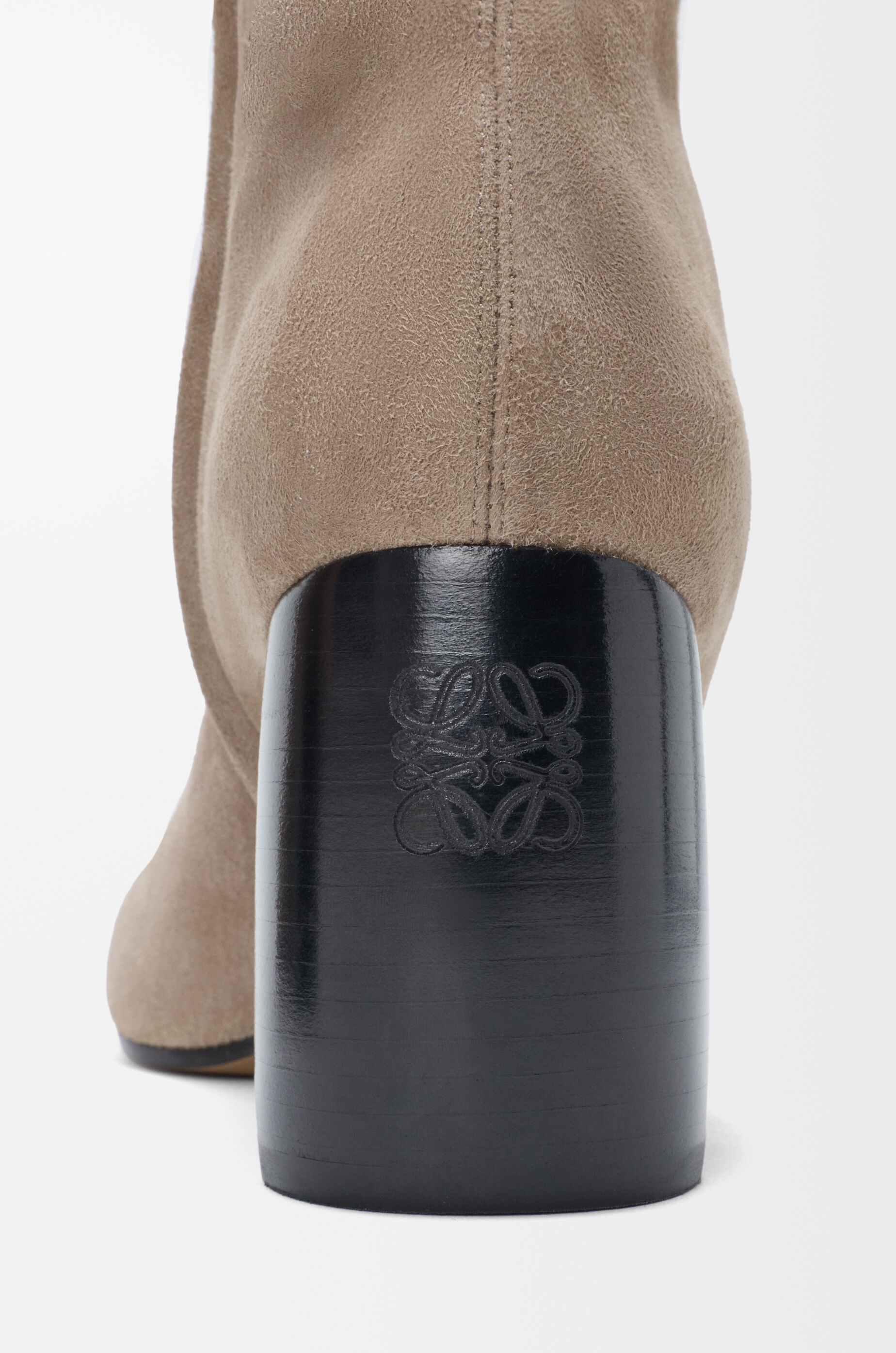 로에베 오벌 부티 (스트레치 스웨이드 램스킨) L815286X39-3330