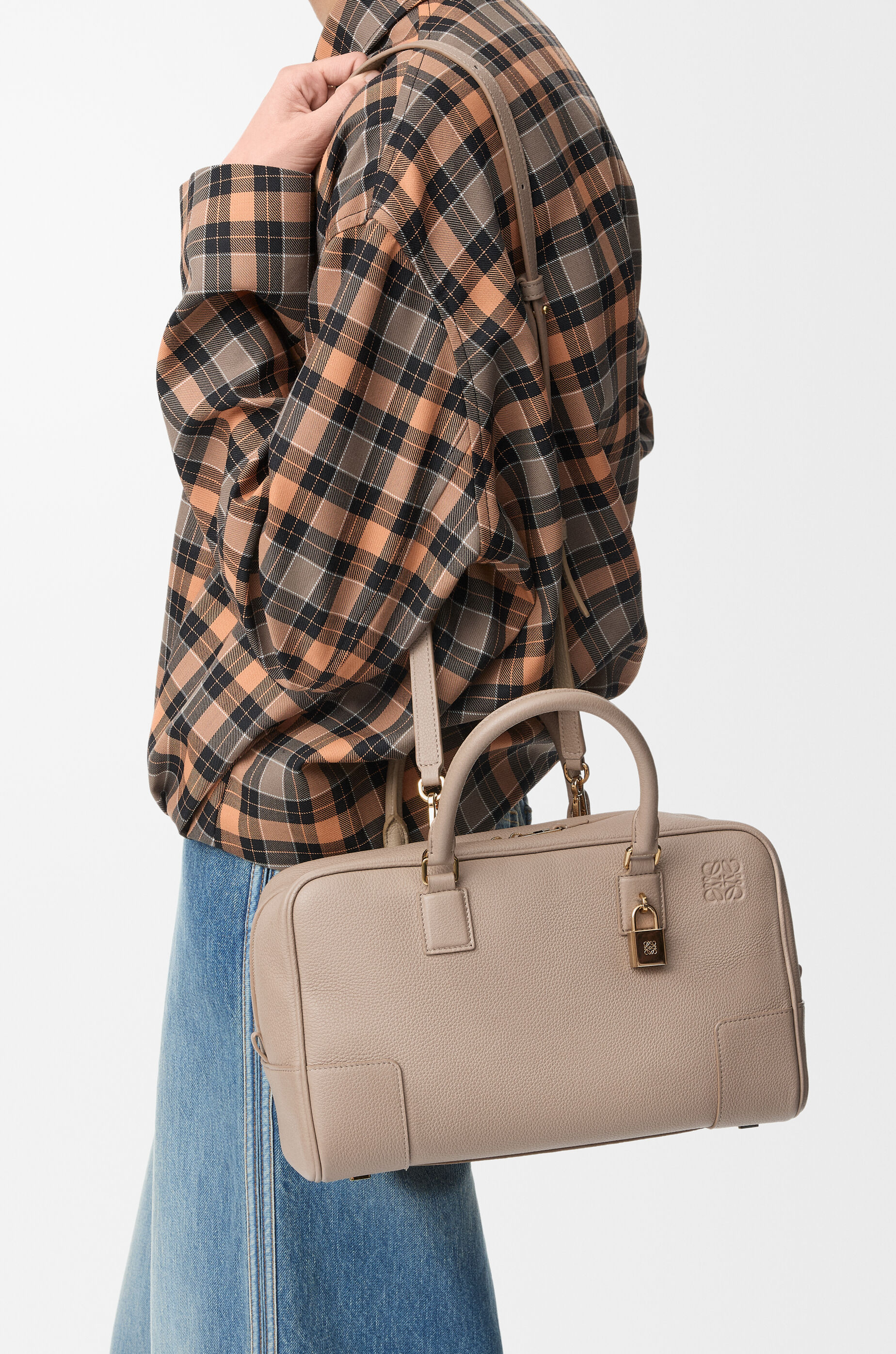 LOEWE アマソナ 28 ハンドバッグ ベージュ シルバー レザー