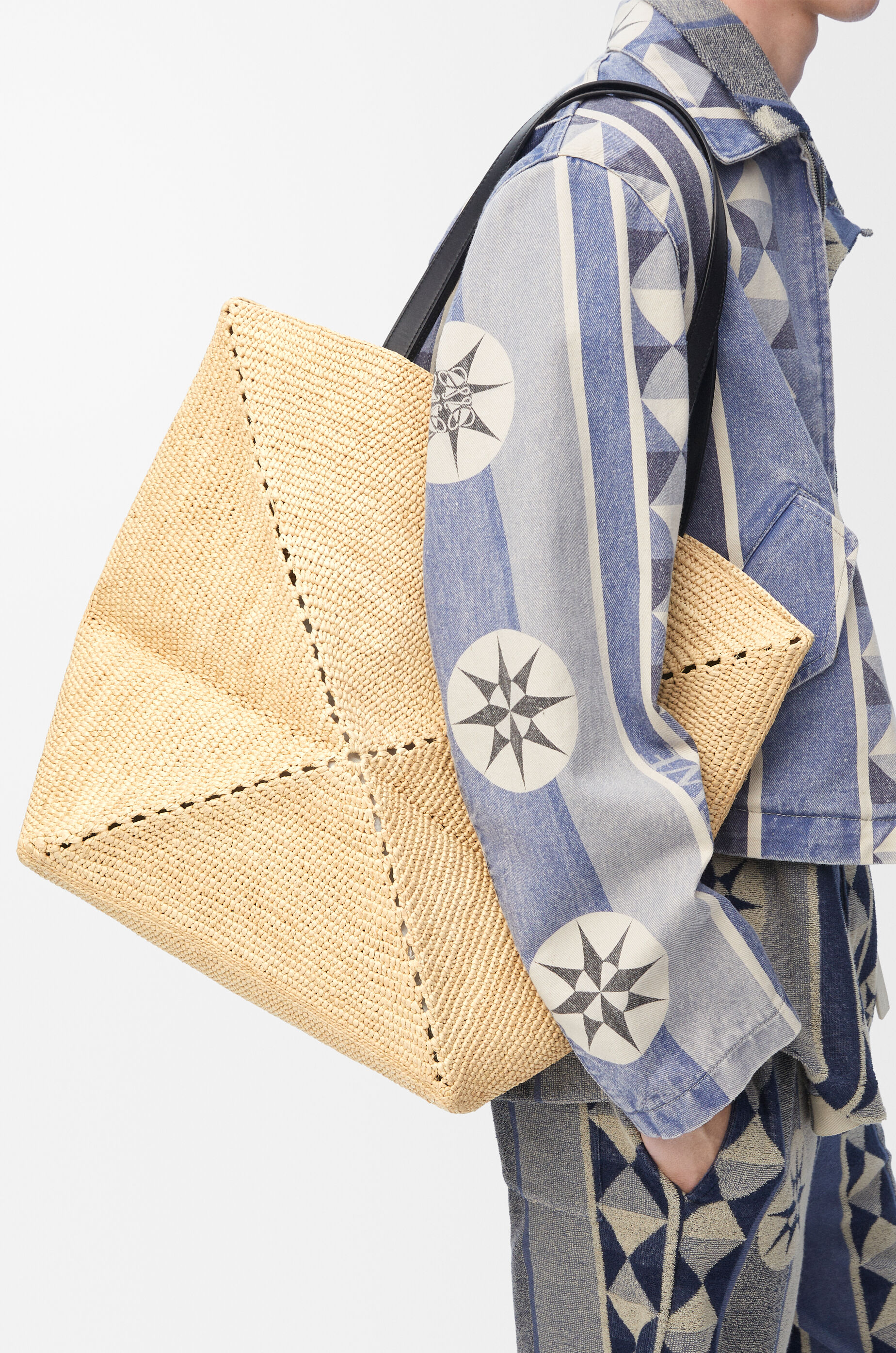 XL Puzzle Fold Tote in raffia Natural/Black - LOEWE
