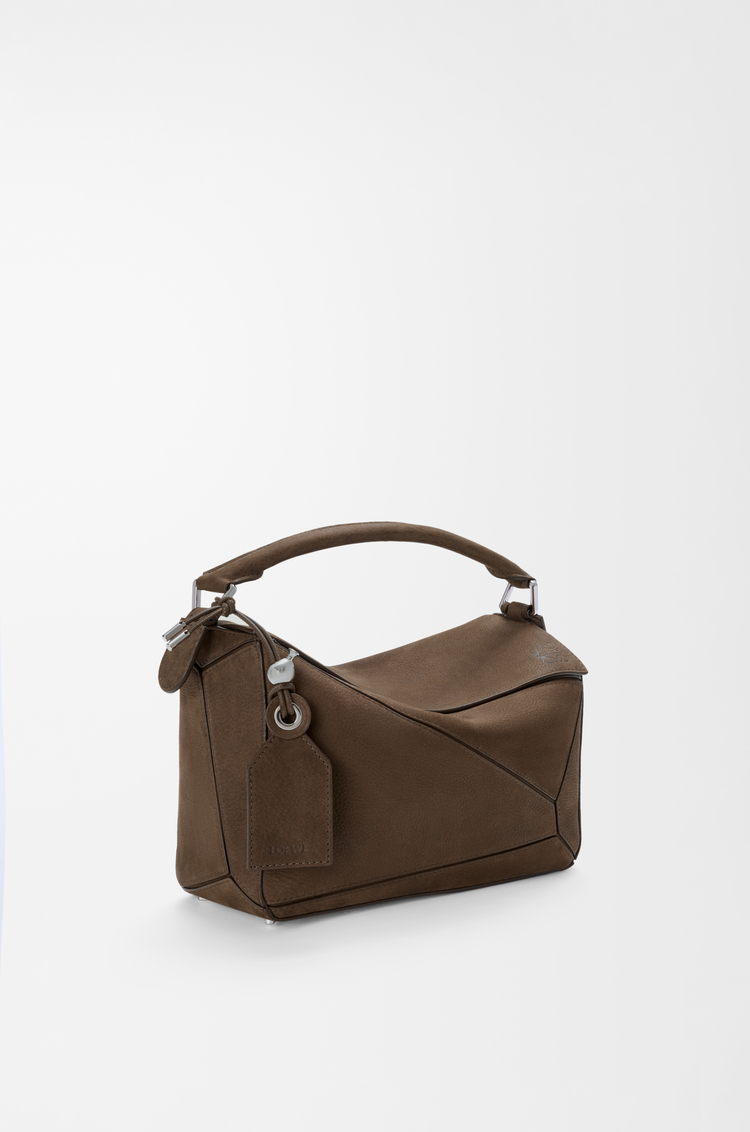 LOEWE Bolso Featherlight Puzzle pequeño en nobuck graneado Tundra