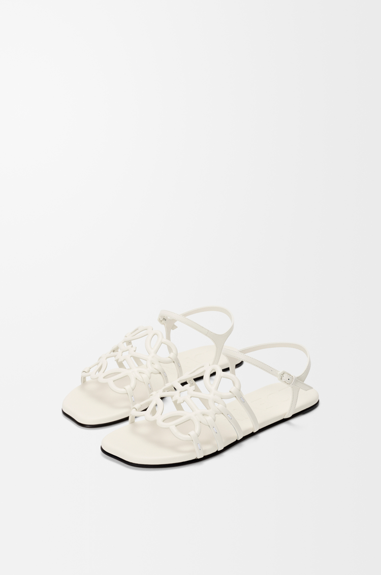 LOEWE Petal Anagram 小牛皮涼鞋 白色