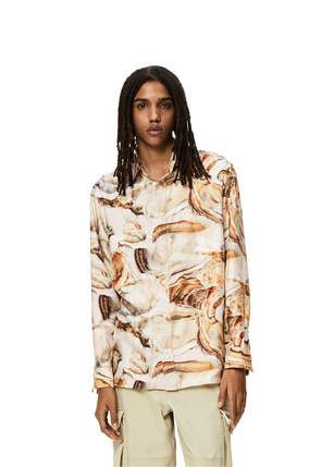 LOEWE Camisa en seda con estampado de ostras Beige Claro/Multicolor plp_rd