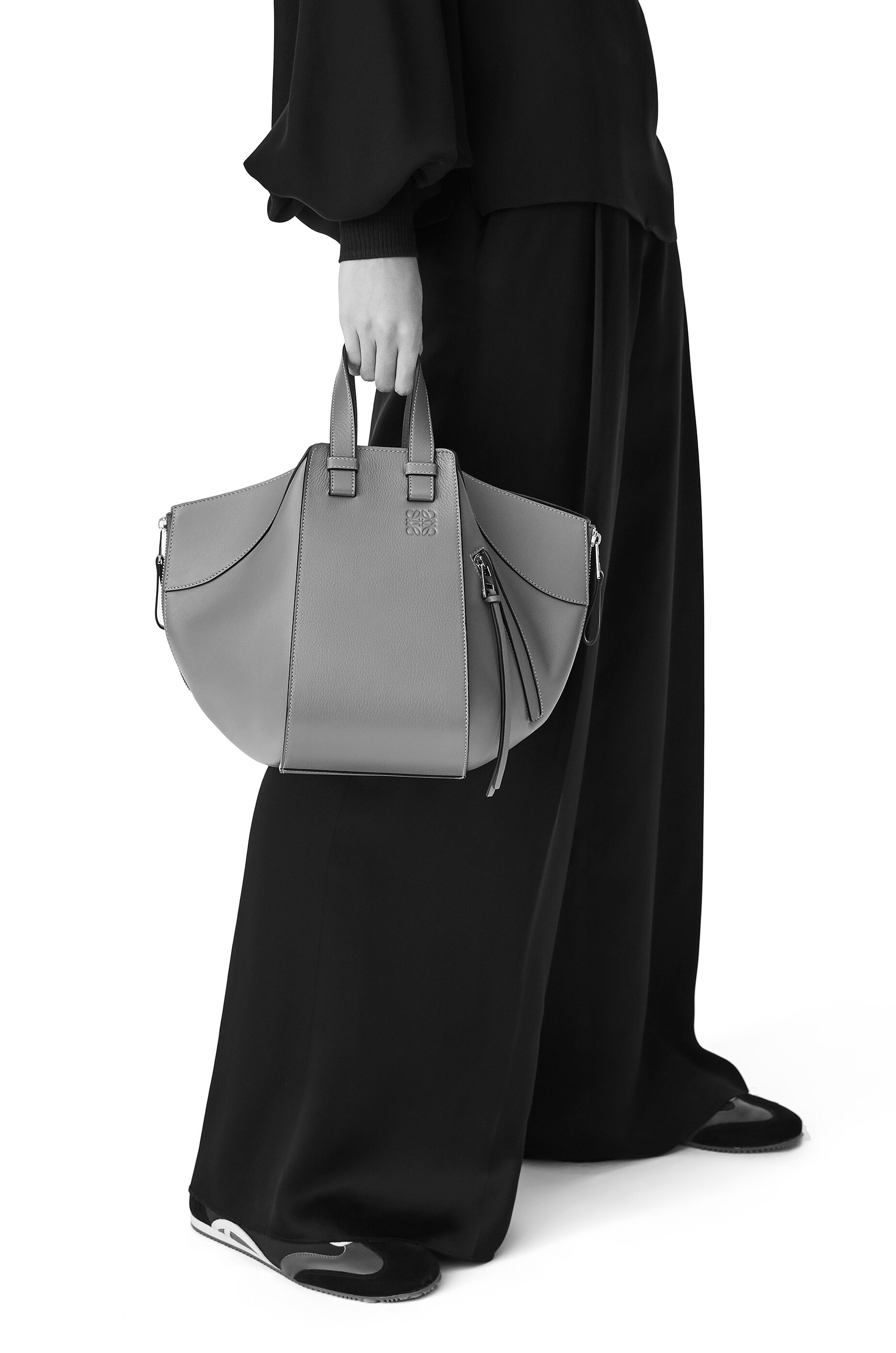 高級ハンモックバッグ｜コレクション｜ロエベ - LOEWE