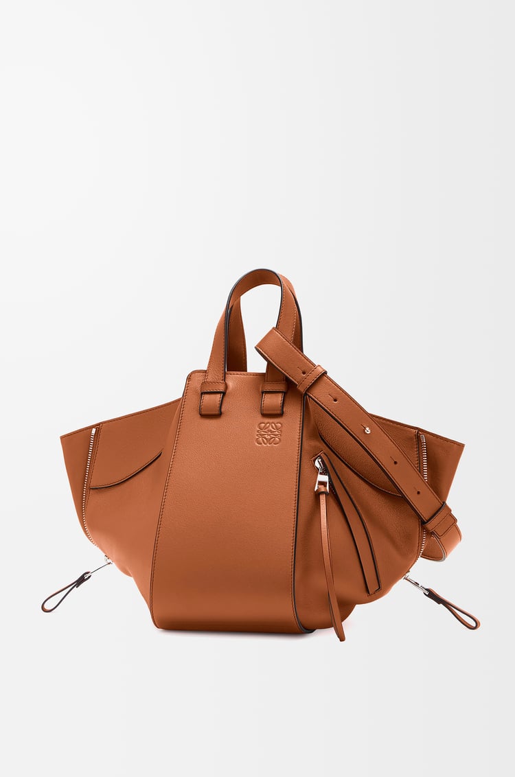 LOEWE Small Hammock bag in classic calfskin Tan