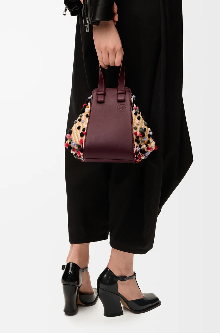 LOEWE ハンモックバッグ コンパクト（エンブロイダリーテキスタイル） Natural/Multicolor