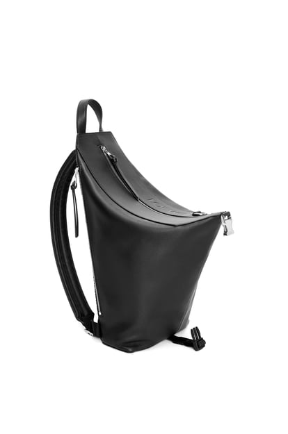 LOEWE Small Convertible backpack in classic calfskin 黑色 plp_rd