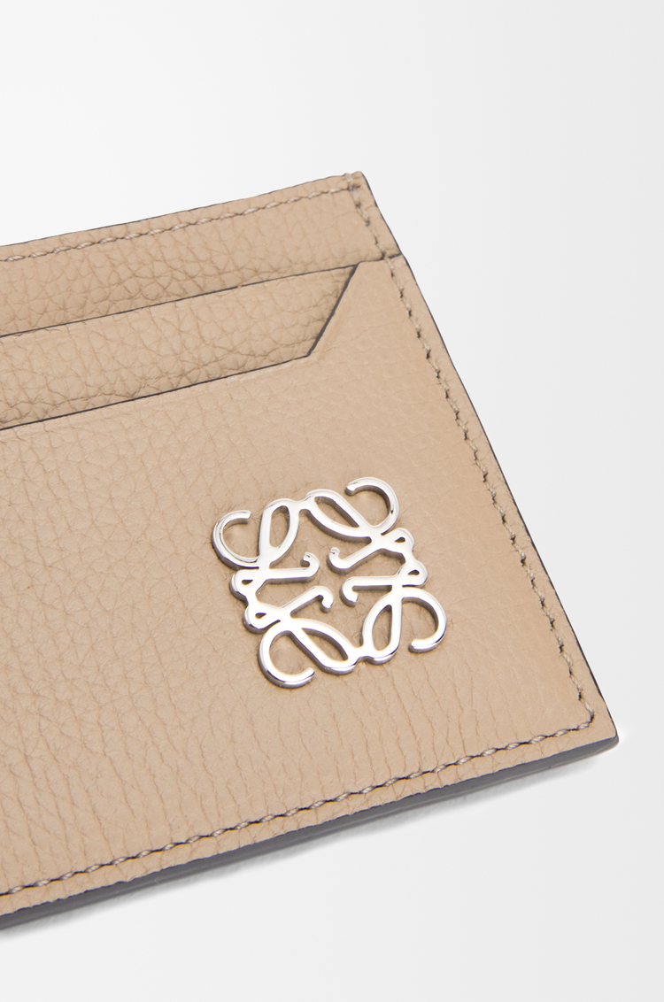 LOEWE アナグラム プレーン カードホルダー（ペブルグレインカーフ） サンド