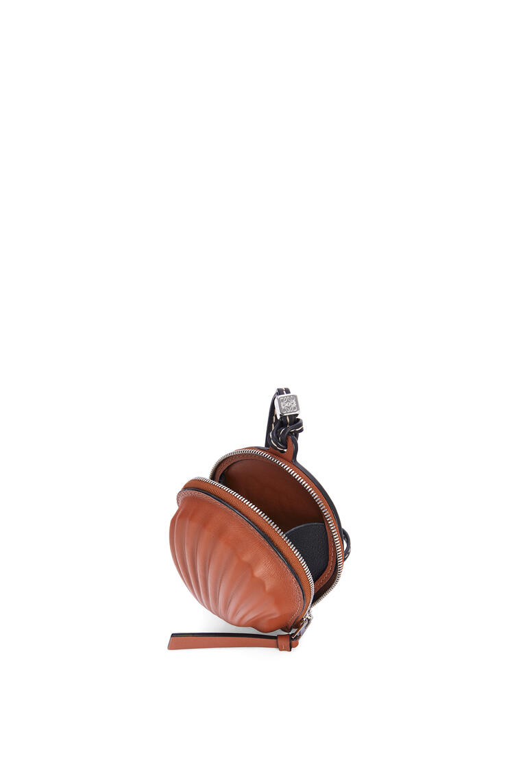 LOEWE Mini seashell pouch in classic calfskin Tan