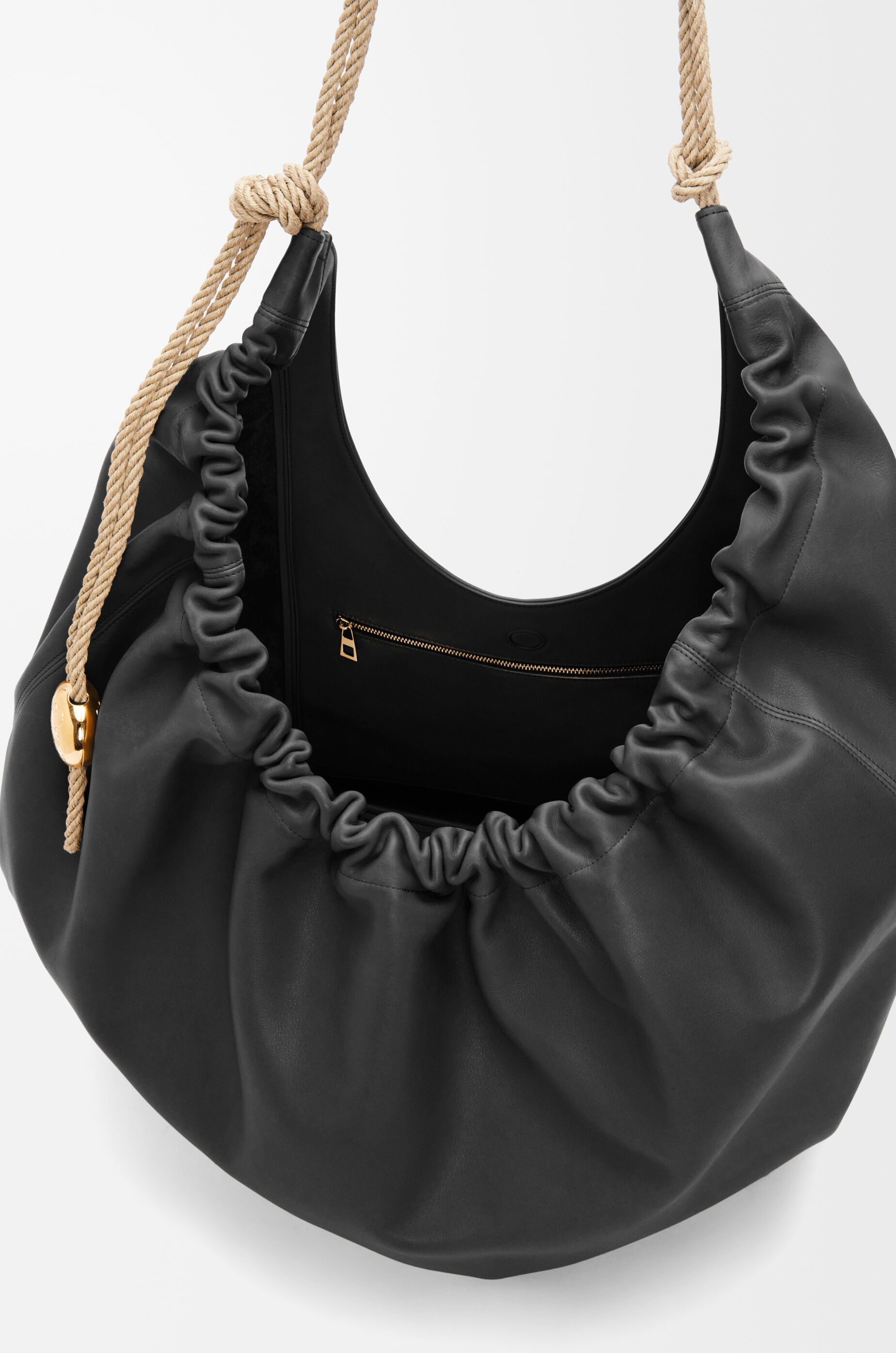 【★希少★】LOEWE#レディース#XLバッグ#ブラック XL Squeeze bag in natural calfskin Black - LOEWE