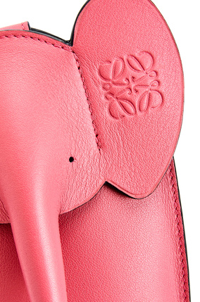 LOEWE Elephant Pocket in classic calfskin New Candy plp_rd