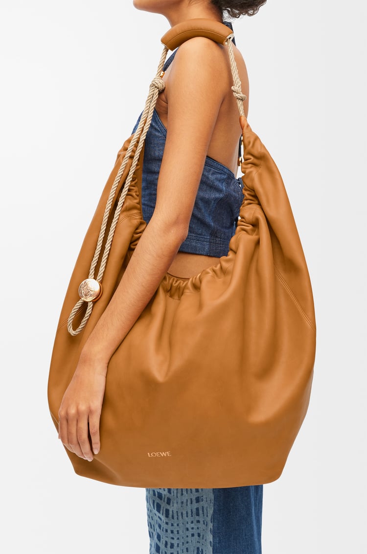 LOEWE XL Squeeze bag in natural calfskin Tan