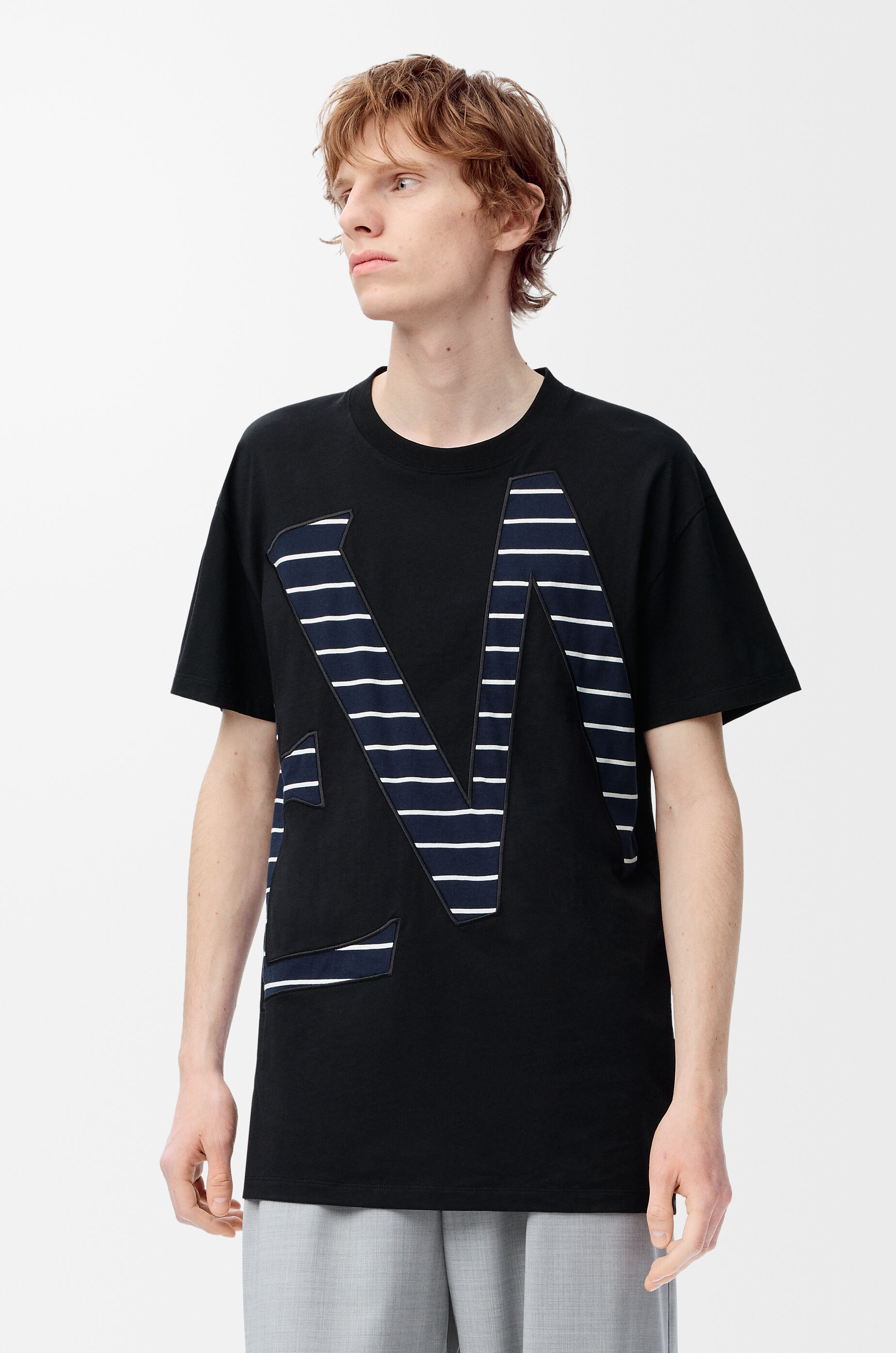 LOEWE ロエベ Tシャツ コットン リラックスフィット ロゴ メンズ リラックスフィット Tシャツ（コットン） ブラック - LOEWE