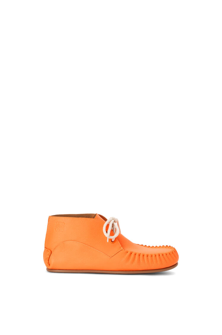 LOEWE Soft lace up shoe in calfskin Neon Orange pdp_rd